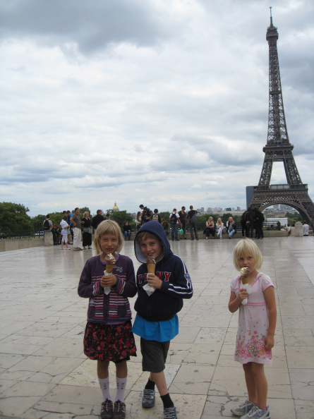 2011-FR-Eiffel-ice.JPG