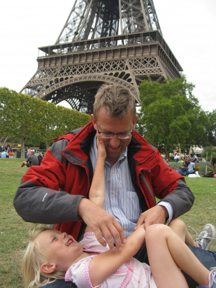 2011-FR-Eiffel-play2.JPG