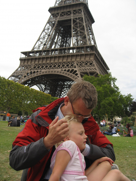 2011-FR-Eiffel-play3.JPG