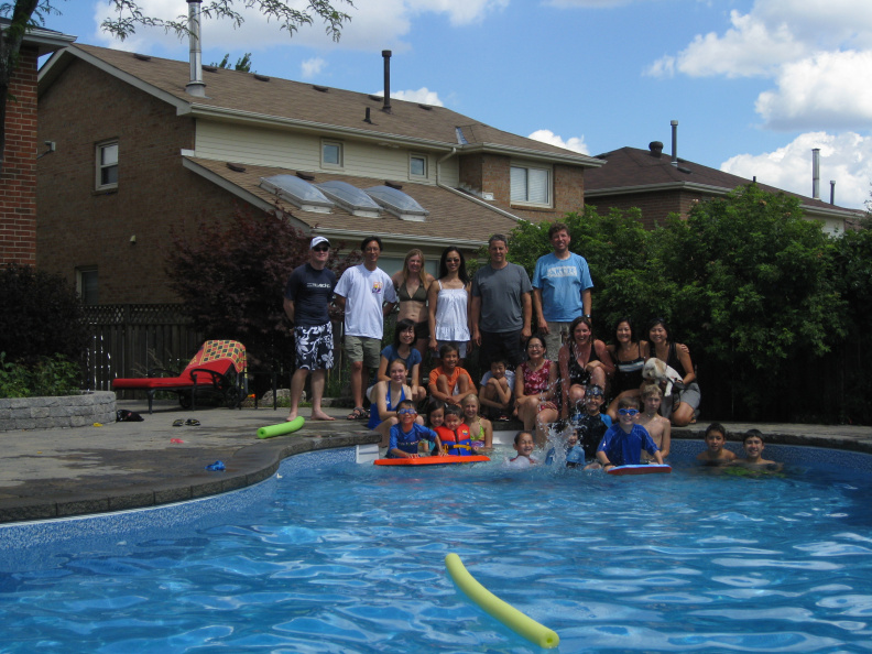2011-July-TO-Poolparty6.JPG