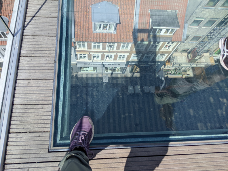 Aarhus_rooftop_step.jpg