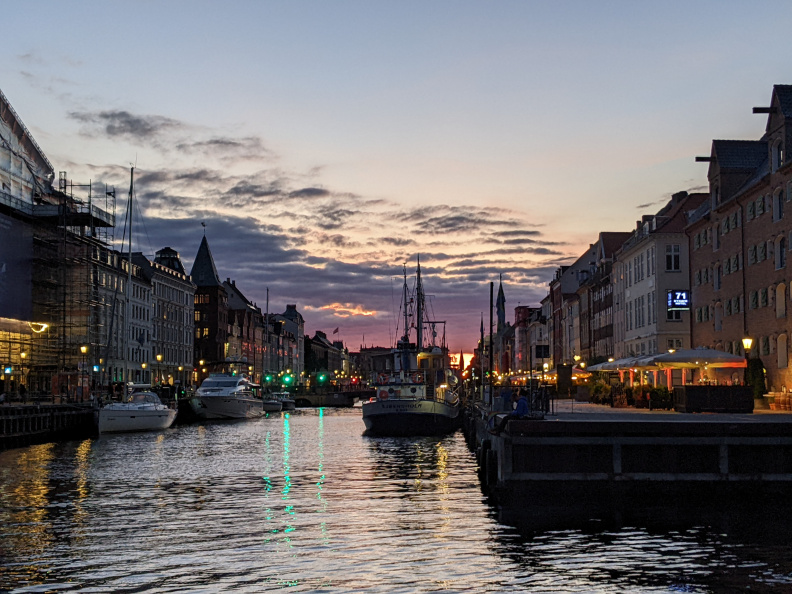 Harbour_evening_Nyhavn.jpg