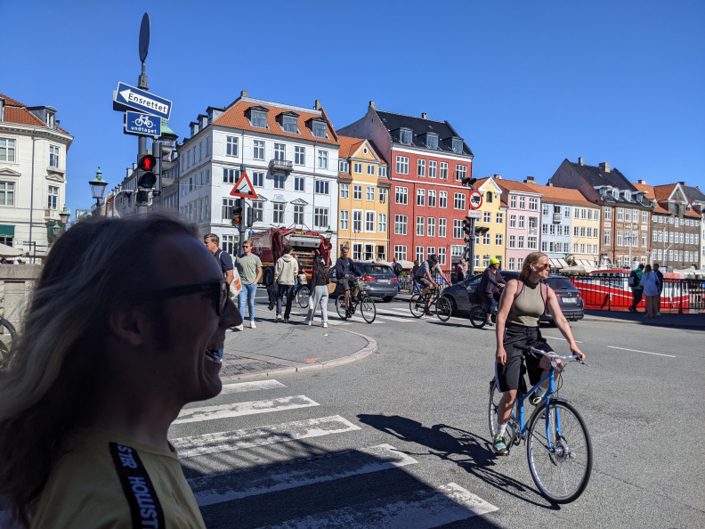 Cycling_Nyhavn.jpg