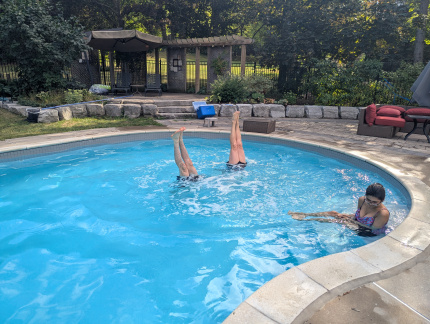 Pool Toes1